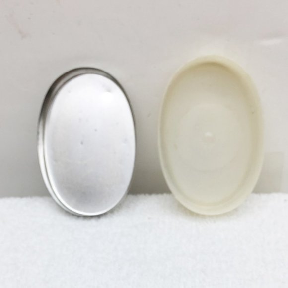 Vintage Empty Tin Rose Pastille Flavorys A La Rose Oval Box France 3.25 x 2.25 - Picture 8 of 9